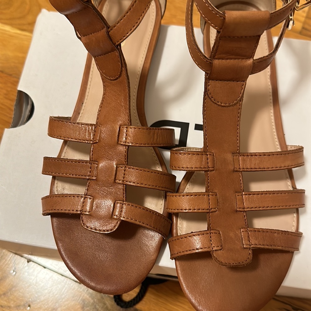 Also gladiator sandals - Picture 8 of 9